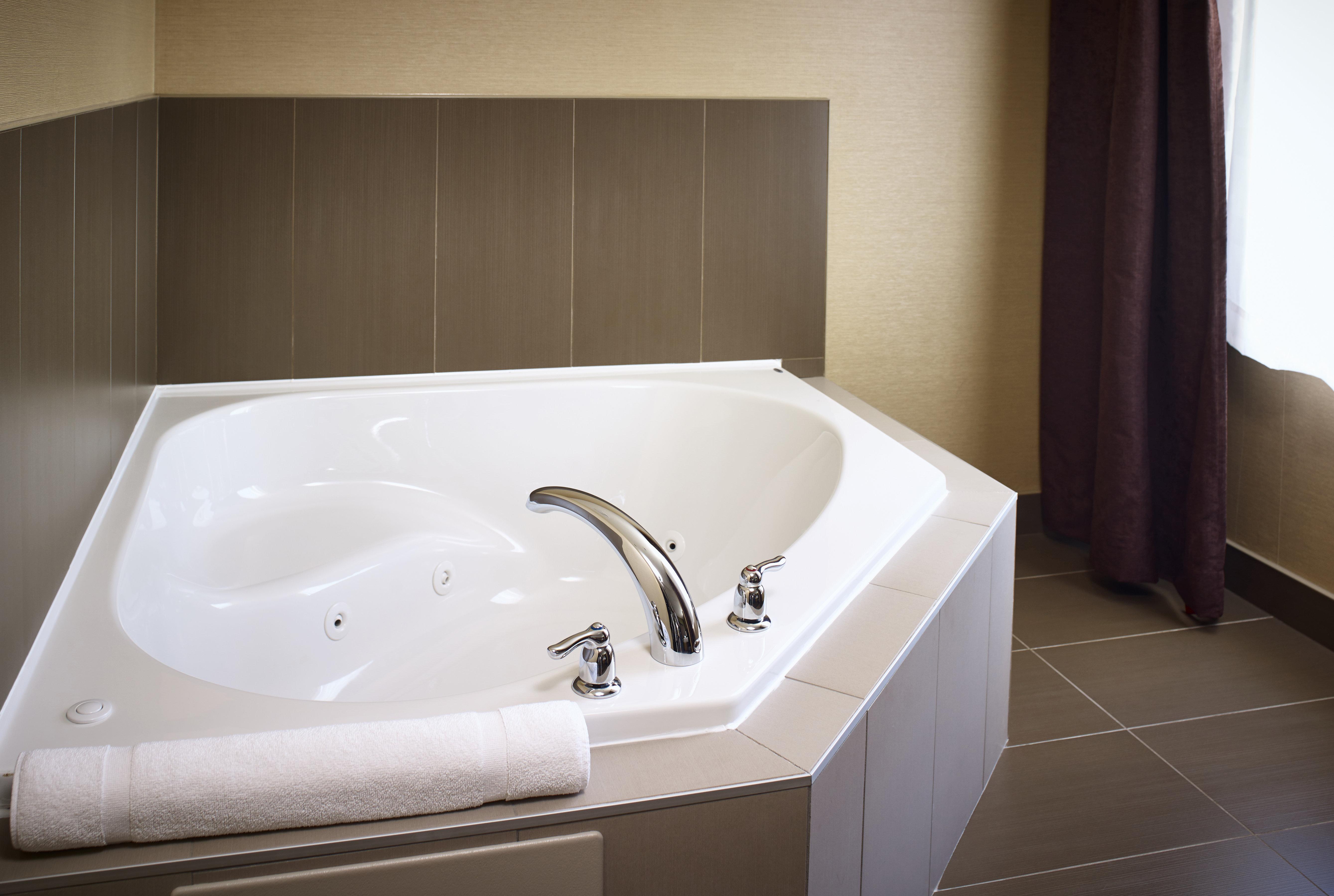 Holiday Inn Express And Suites Timmins By Ihg Экстерьер фото
