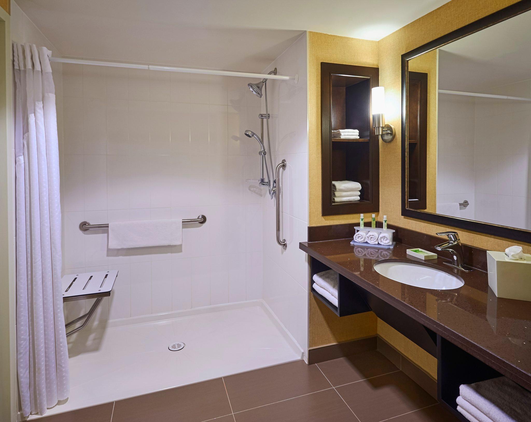 Holiday Inn Express And Suites Timmins By Ihg Экстерьер фото