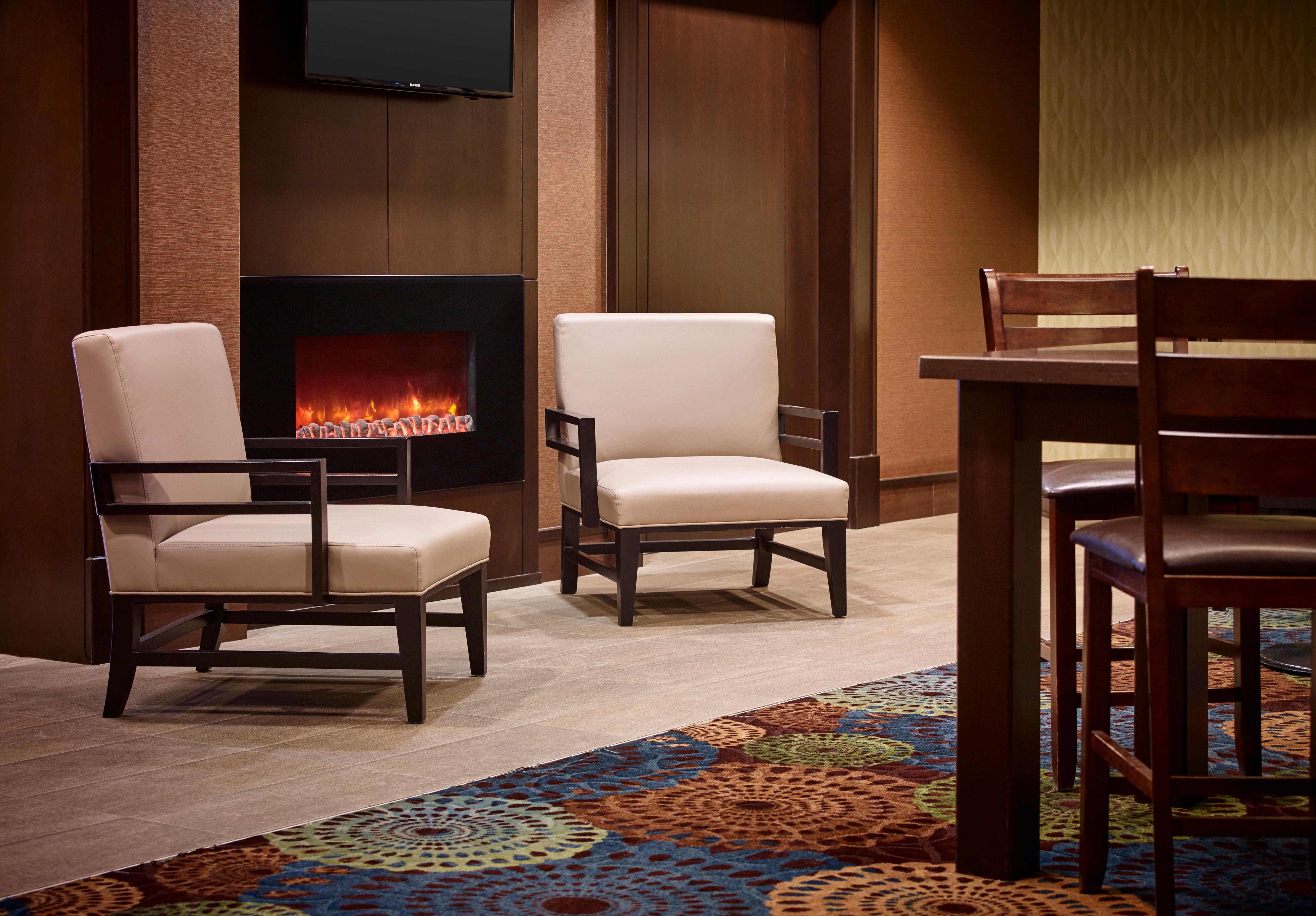 Holiday Inn Express And Suites Timmins By Ihg Экстерьер фото