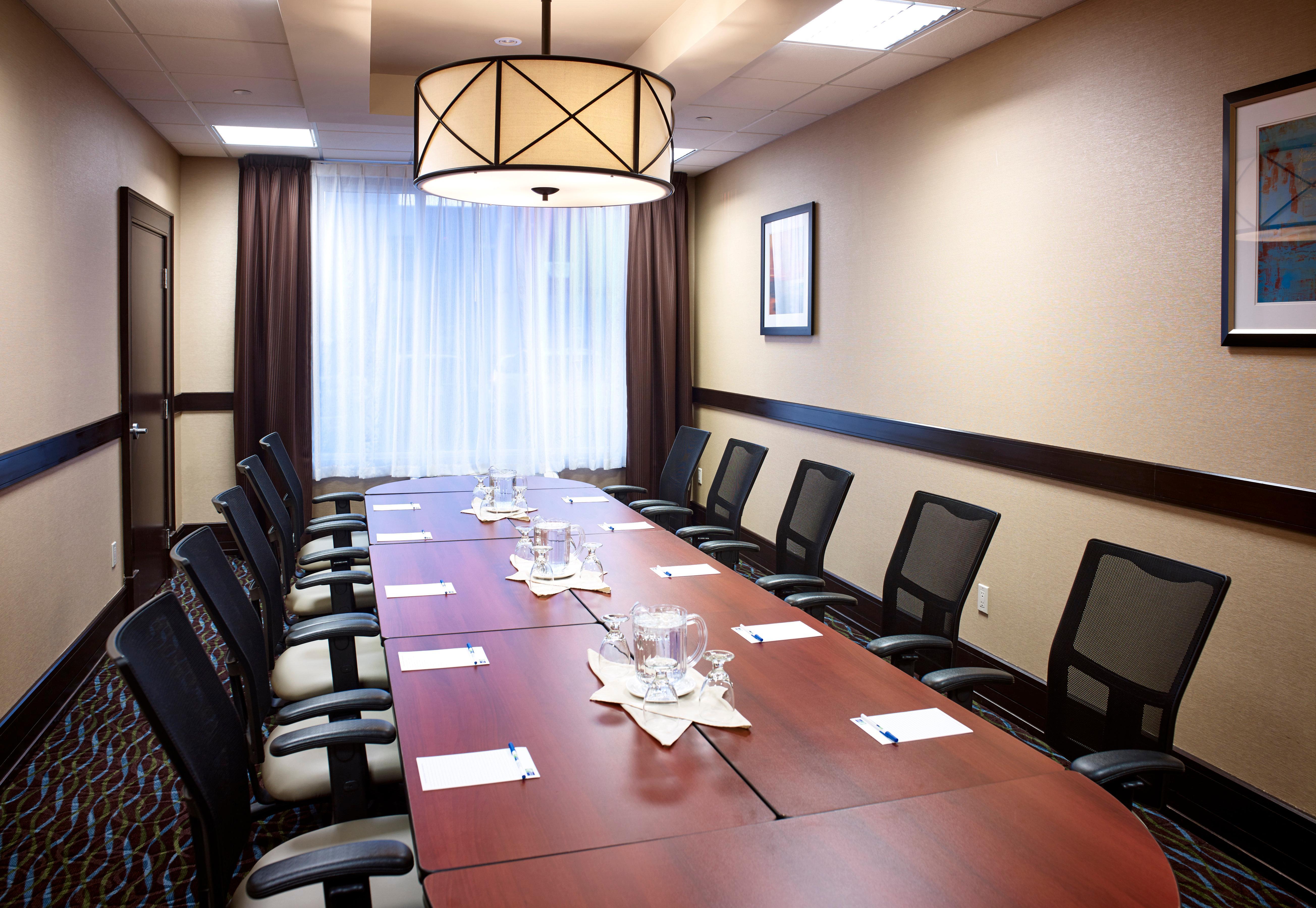 Holiday Inn Express And Suites Timmins By Ihg Экстерьер фото