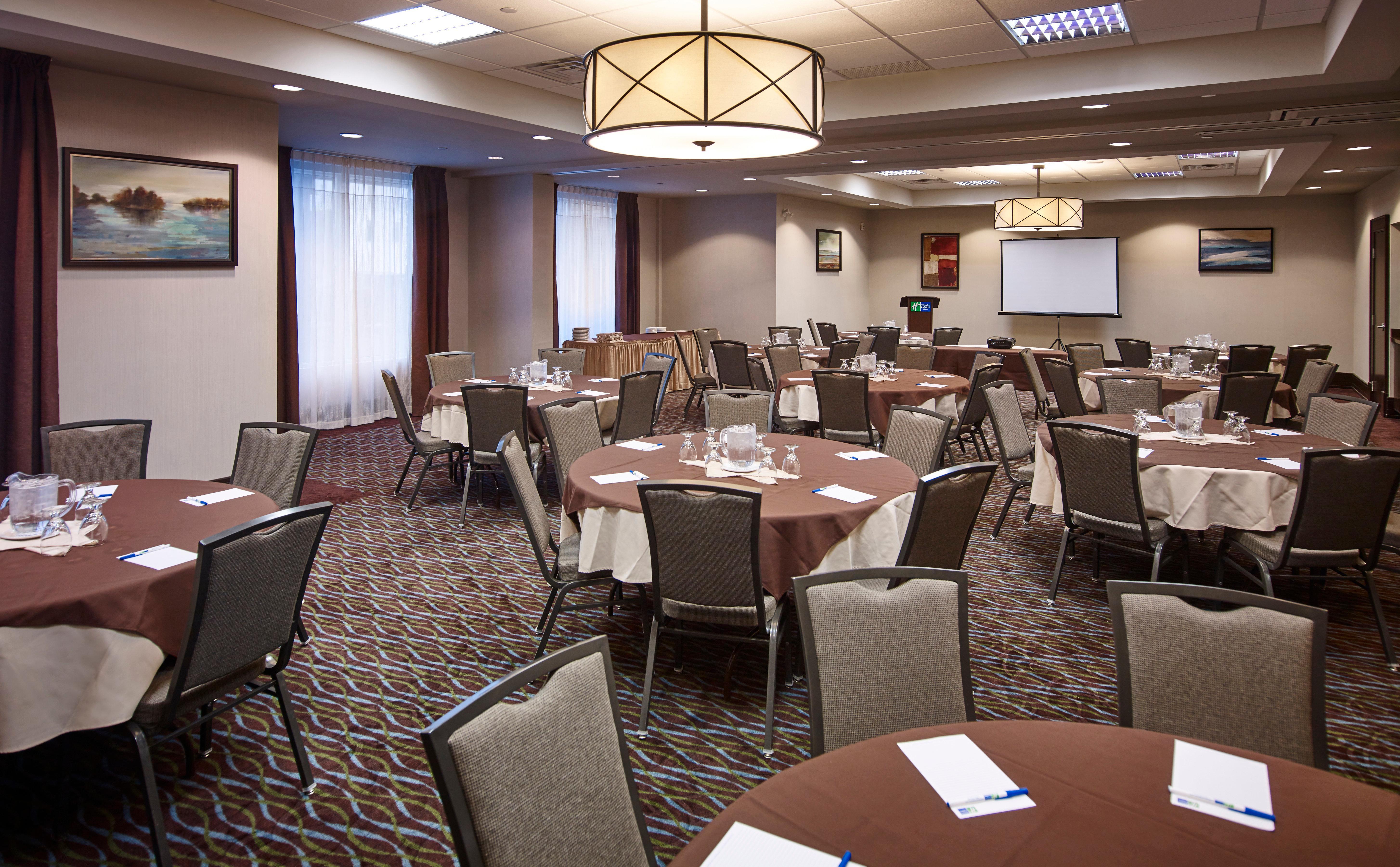 Holiday Inn Express And Suites Timmins By Ihg Экстерьер фото