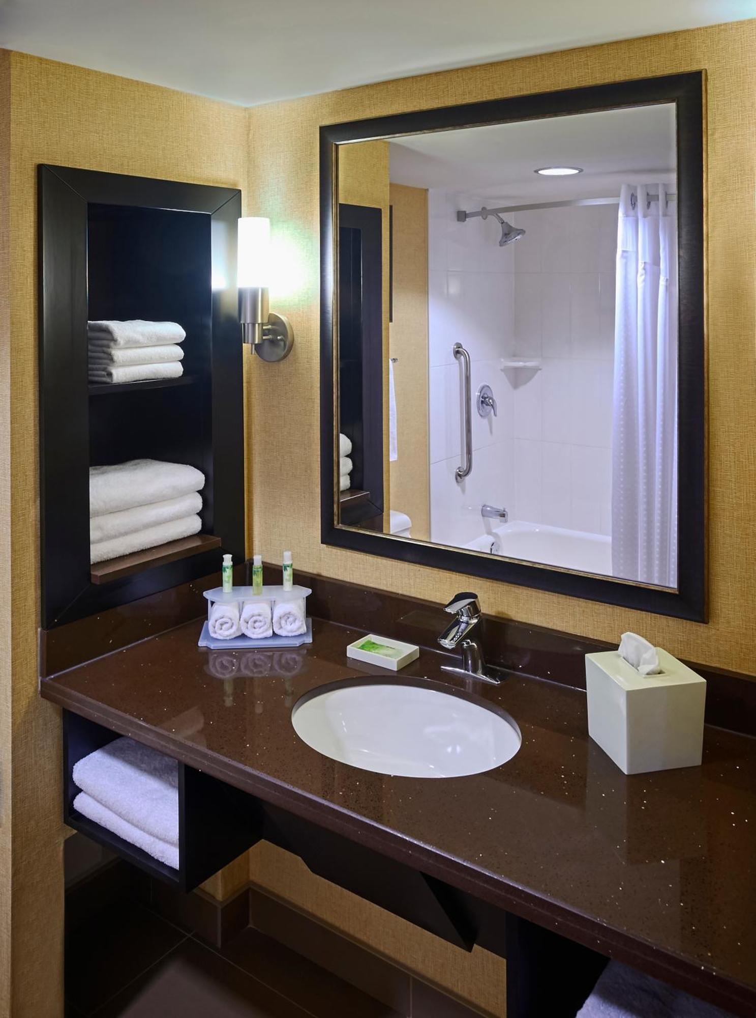 Holiday Inn Express And Suites Timmins By Ihg Экстерьер фото