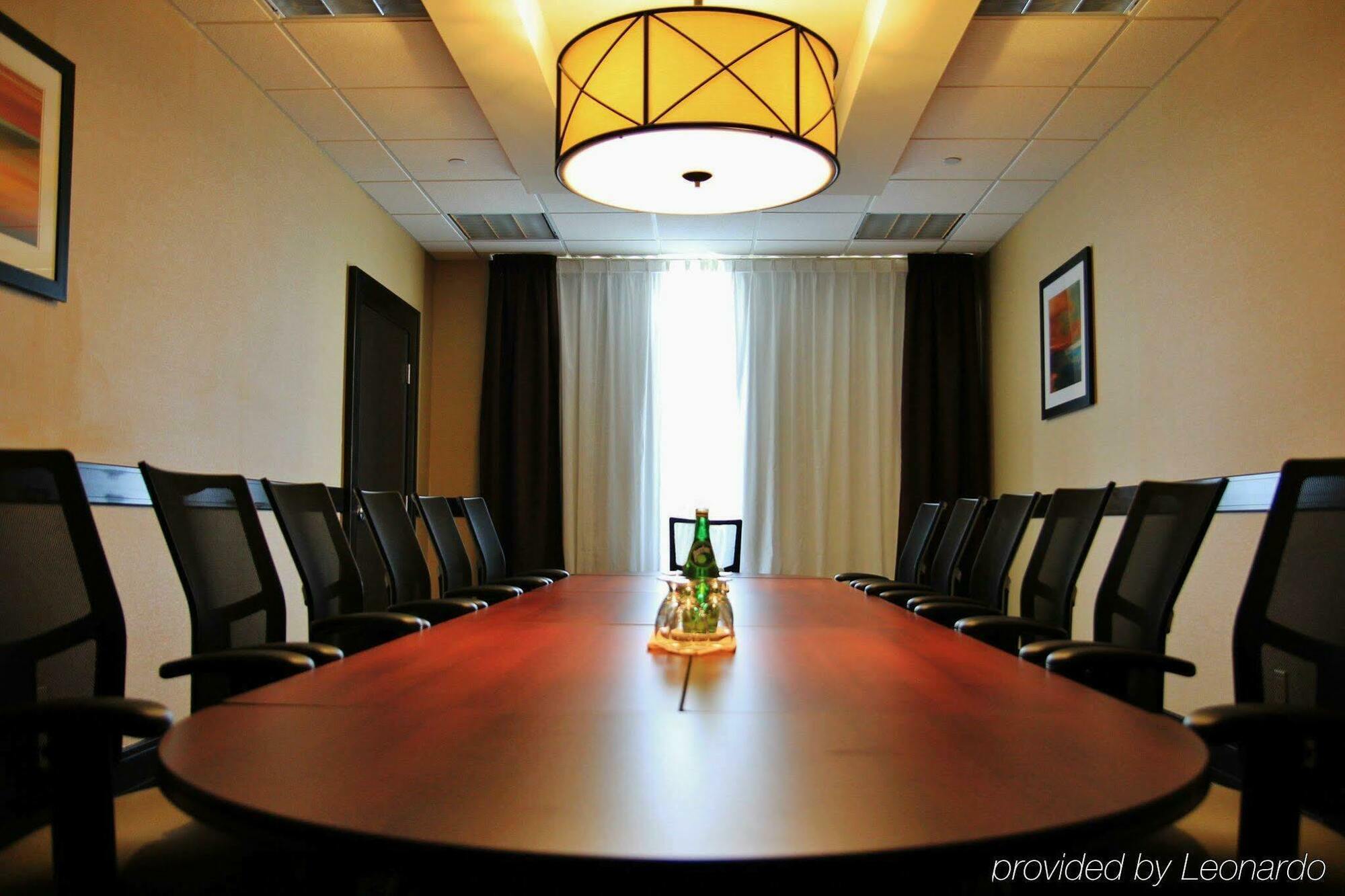 Holiday Inn Express And Suites Timmins By Ihg Экстерьер фото